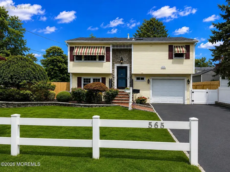 565 Sumner Avenue, Belford, NJ 07718 - #2