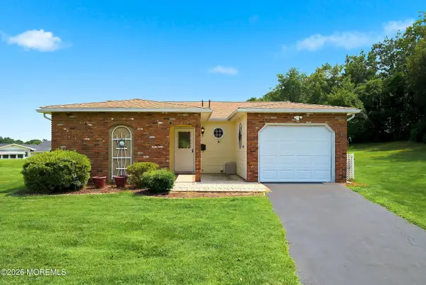 16 Longfellow Court, Brick, NJ 08724