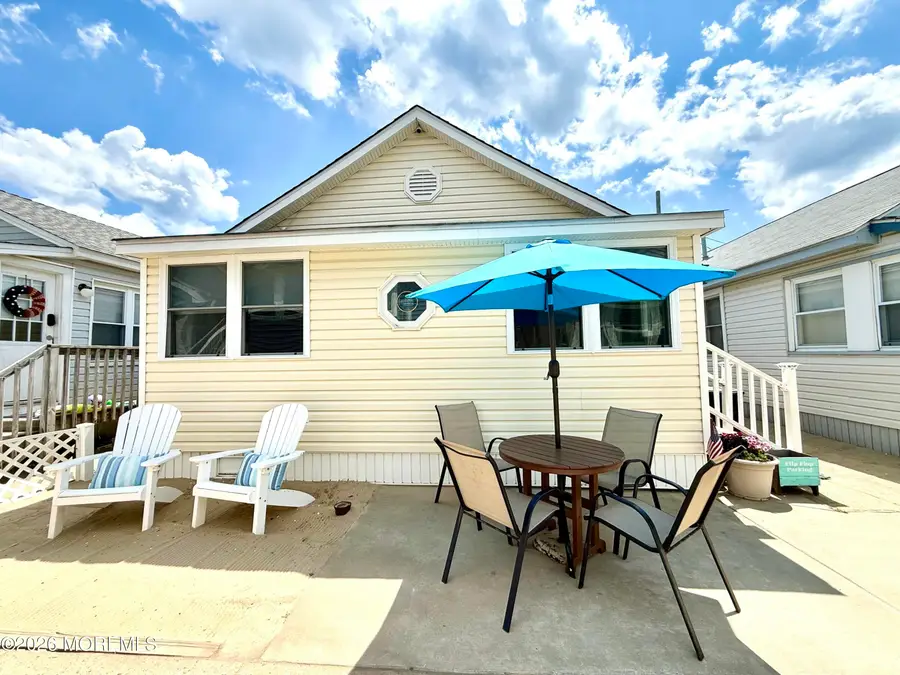 8 Brunswick Place, Point Pleasant Beach, NJ 08742 - #2