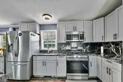 813 North Street, Jackson, NJ 08527