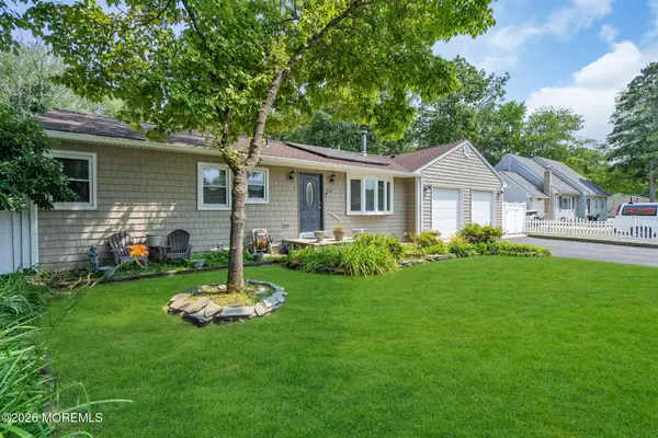 512 Gladstone Street, Toms River, NJ 08757