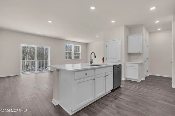 19 Mantoloking Drive, Jackson, NJ 08527