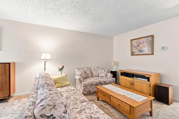 25 Wyeth Drive #11, Freehold, NJ 07728