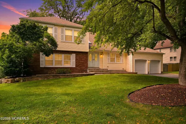 14 Bridle Way, Marlboro, NJ 07746