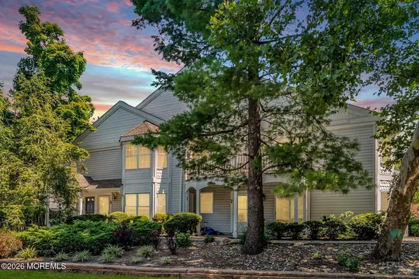 6 Tulip Lane, Freehold, NJ 07728