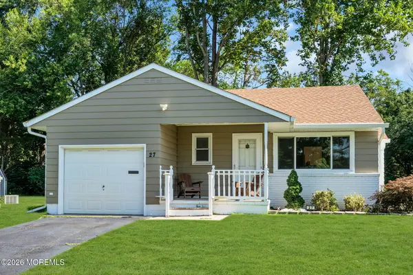 27 Hare Bell Holw Hollow, Toms River, NJ 08755