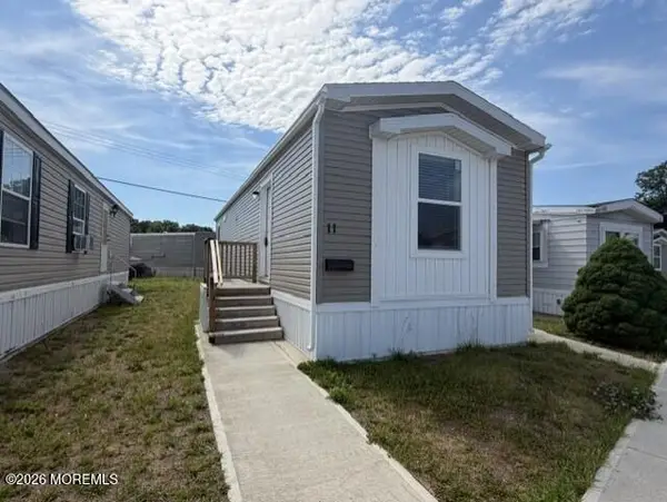 11 Avenue B, Hazlet, NJ 07730