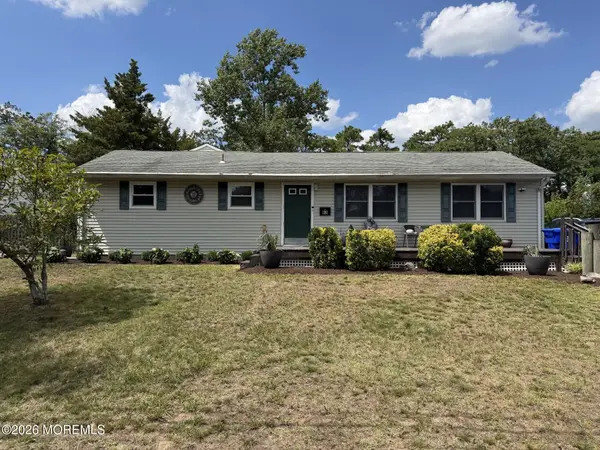 62 Parkway Drive, Brick, NJ 08723