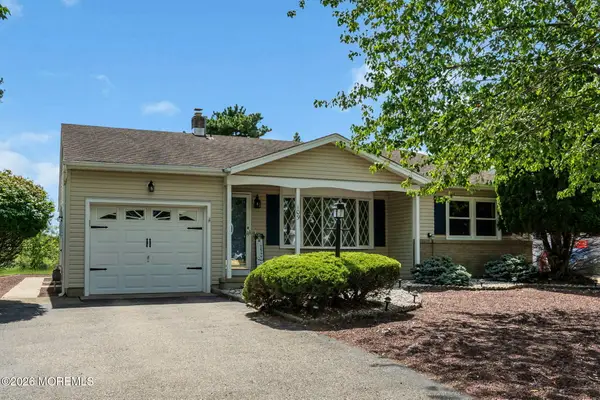 109 Westport Drive, Toms River, NJ 08757