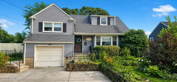 10 Columbia Place, Parlin, NJ 08859