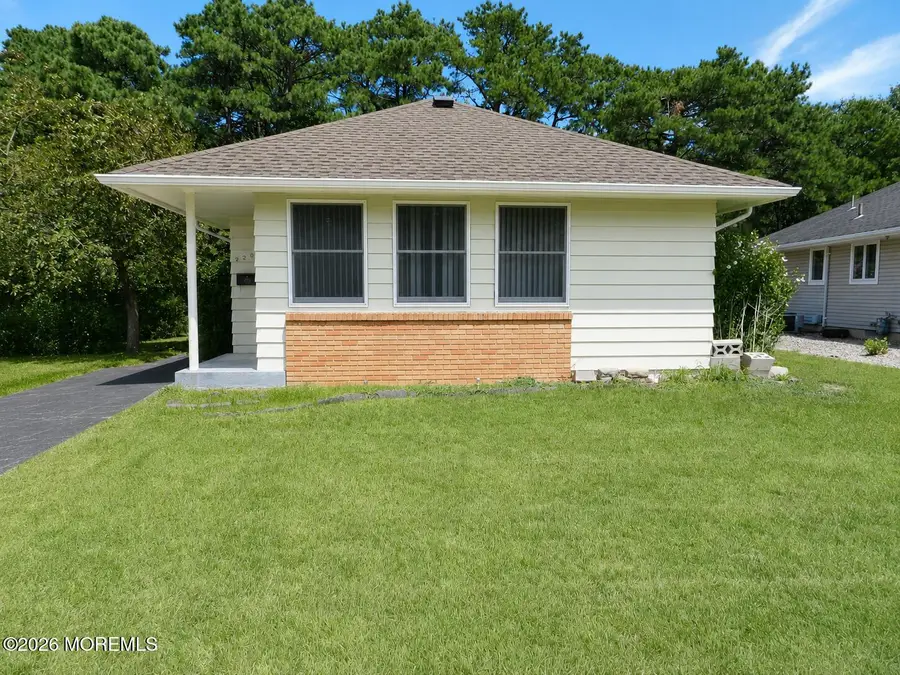 2201 Mount Hope Lane, Toms River, NJ 08753 - #2