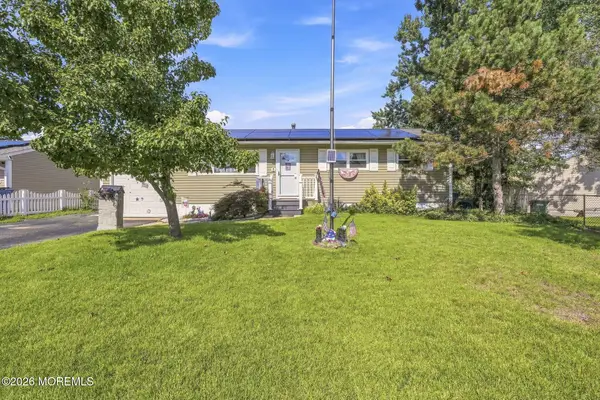401 Applegate Avenue, Toms River, NJ 08757