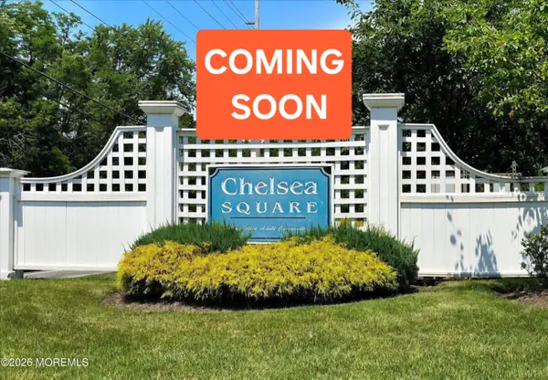 207 Knightsbridge Lane #1207, Morganville, NJ 07751