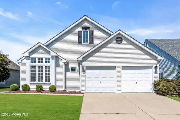 8 Grosunor Court, Jackson, NJ 08527
