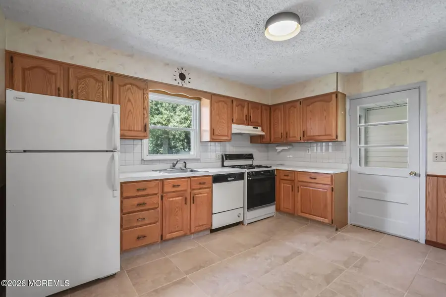 20 Brentwood Avenue, Freehold, NJ 07728 - #3