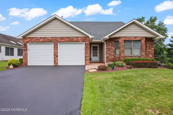 65 Murray Hill Terrace, Marlboro, NJ 07746