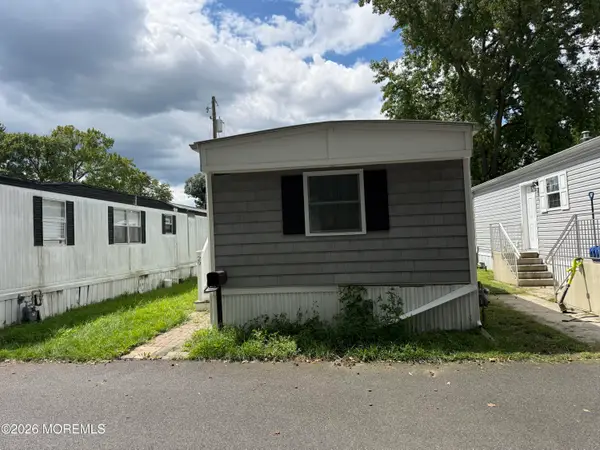 29 Sams Trailer Court, Hazlet, NJ 07730