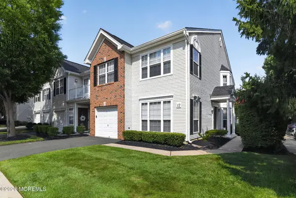 12 Berkshire Court, Manalapan, NJ 07726