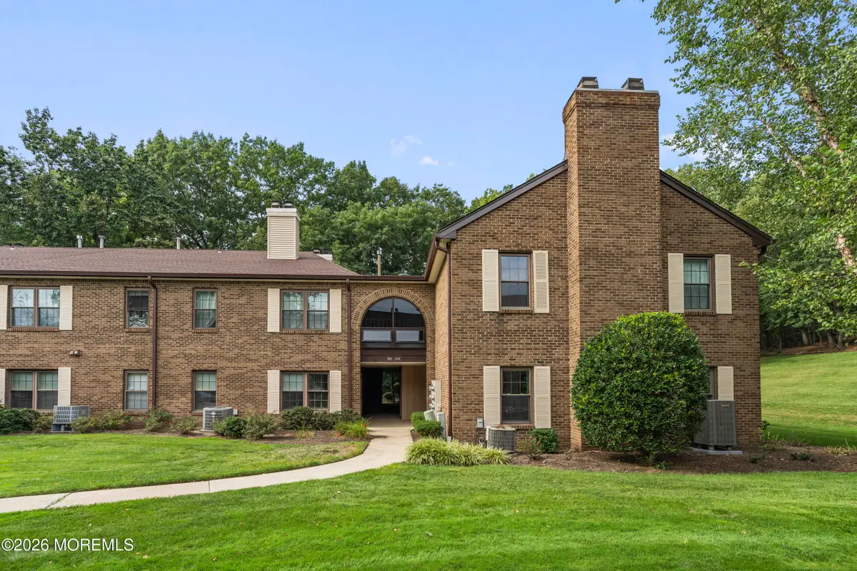 303 Wellington Pl, Aberdeen, NJ 07747 - #1