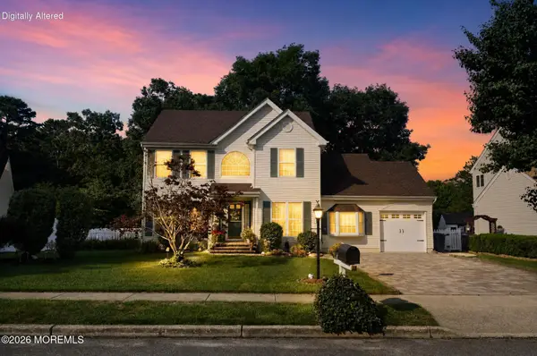 105 Hollow Oak Lane, Manahawkin, NJ 08050