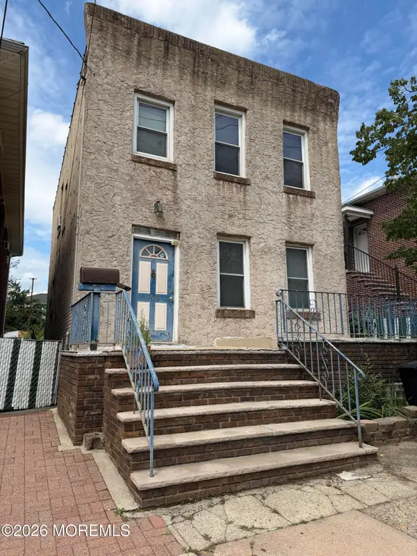709 Stuyvesant Avenue, Lyndhurst, NJ 07071