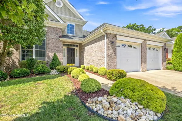 16 Bay Hill Road, Jackson, NJ 08527
