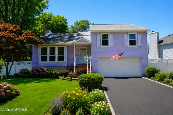 96 Heritage Drive, Howell, NJ 07731