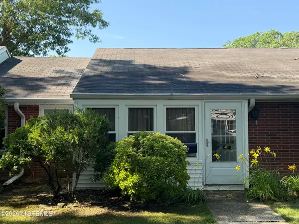 52C Cambridge Court, Lakewood, NJ 08701