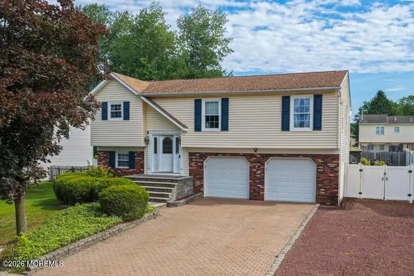 16 Starlight Road, Howell, NJ 07731