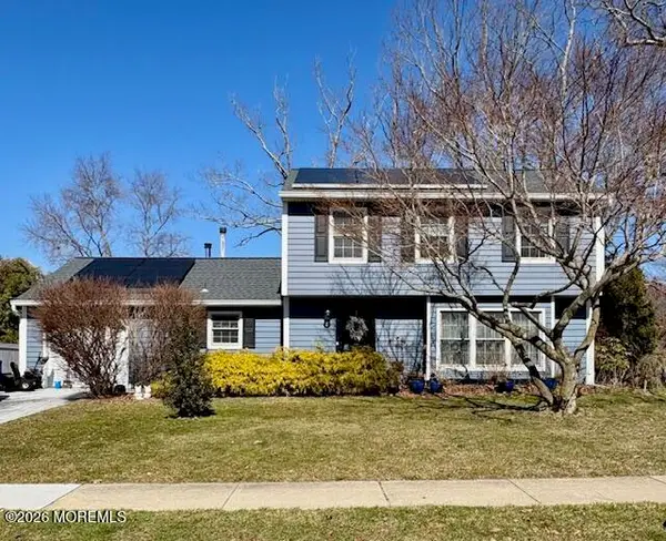 28 Standish Drive, Howell, NJ 07731