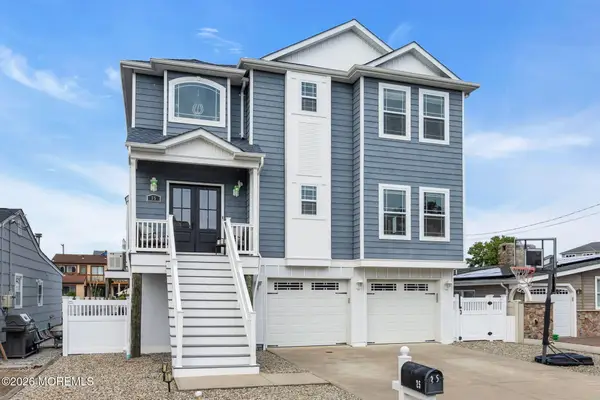 25 Sunrise Way, Toms River, NJ 08753