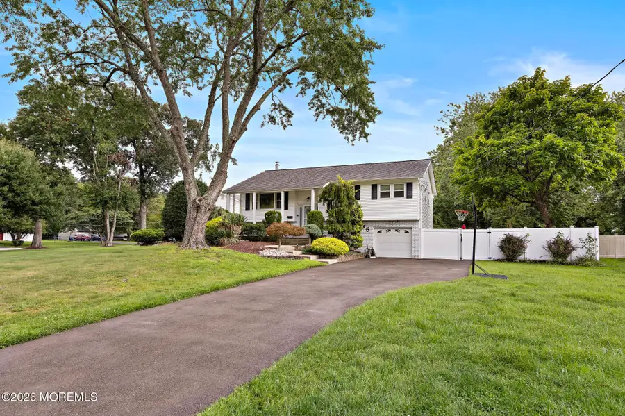 35 Chesapeake Road, Manalapan, NJ 07726 - #2