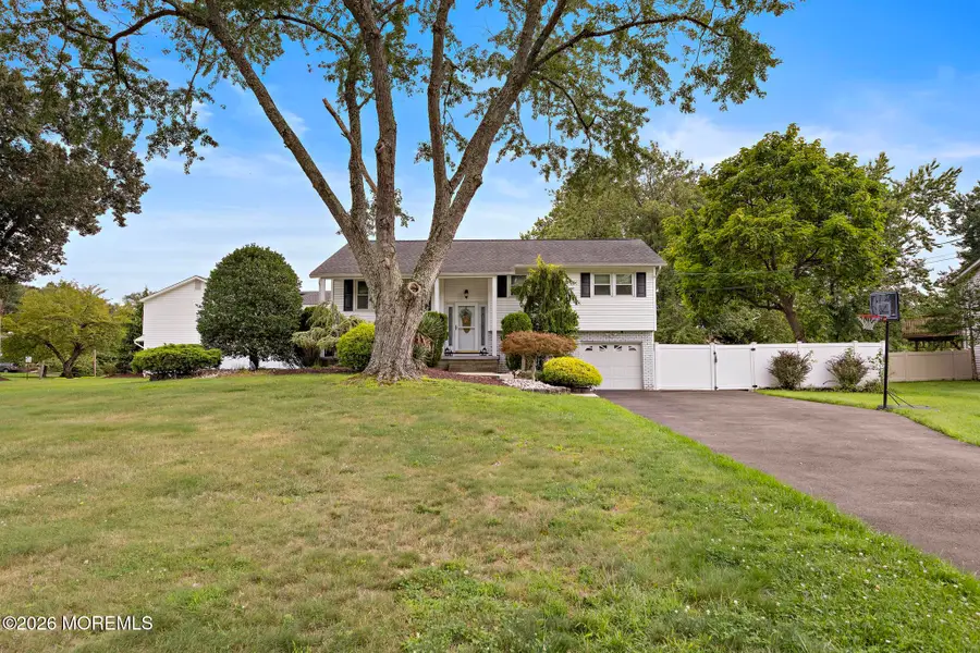 35 Chesapeake Road, Manalapan, NJ 07726 - #3