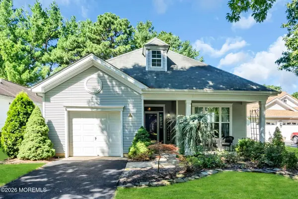 22 Amberwinds Court, Lakewood, NJ 08701