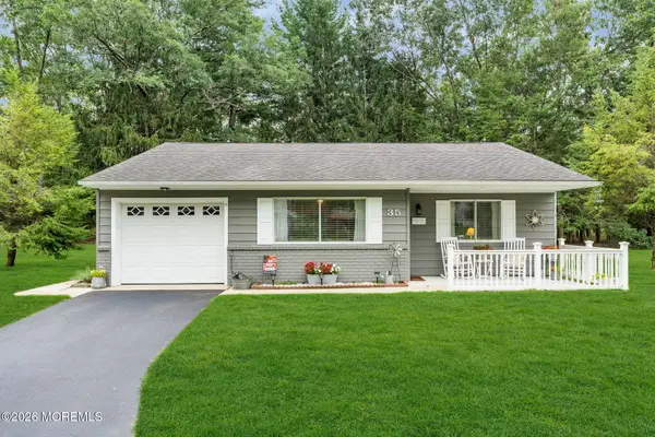 35 Arizona Avenue, Whiting, NJ 08759