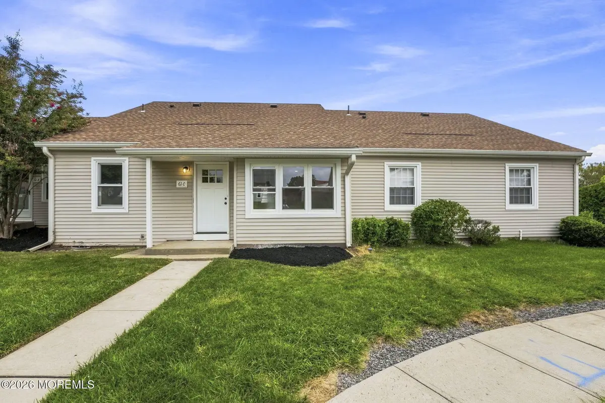 61 Piazza Vittoria #C, Freehold, NJ 07728 - #1