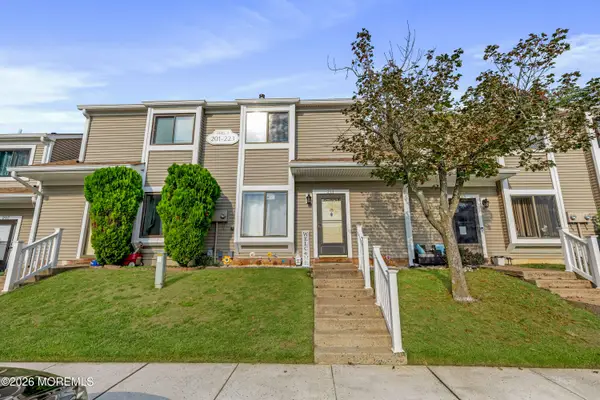 211 Sandra Place #211, Brick, NJ 08724