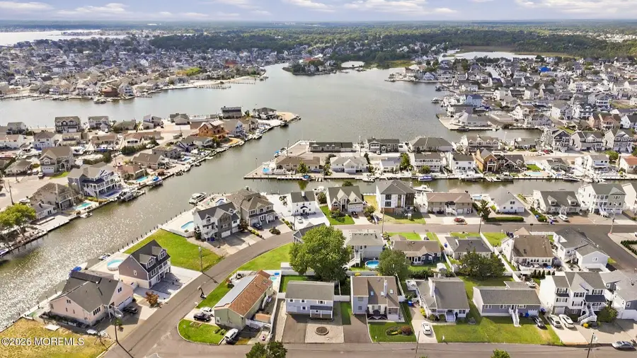 4 Harbor View Lane, Toms River, NJ 08753 - #3