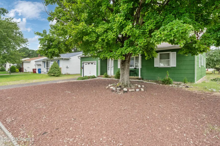 90 Castleton Drive, Toms River, NJ 08757 - #2