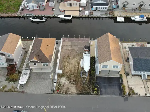 220 Dogwood Drive, Bayville, NJ 08721