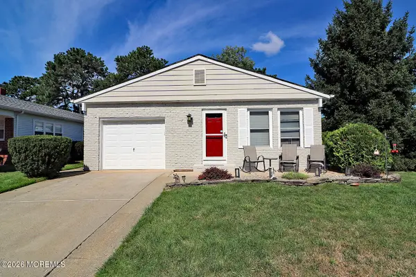 31 Buena Visa Drive, Toms River, NJ 08757
