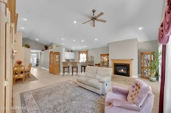 29 Nottingham Way, Jackson, NJ 08527