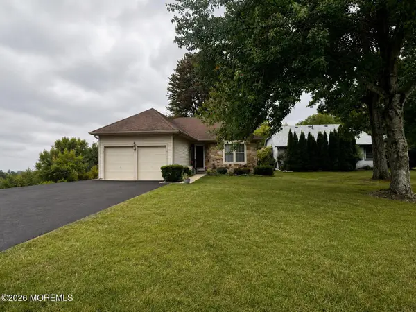 13 Sedgwick Square, Jackson, NJ 08527