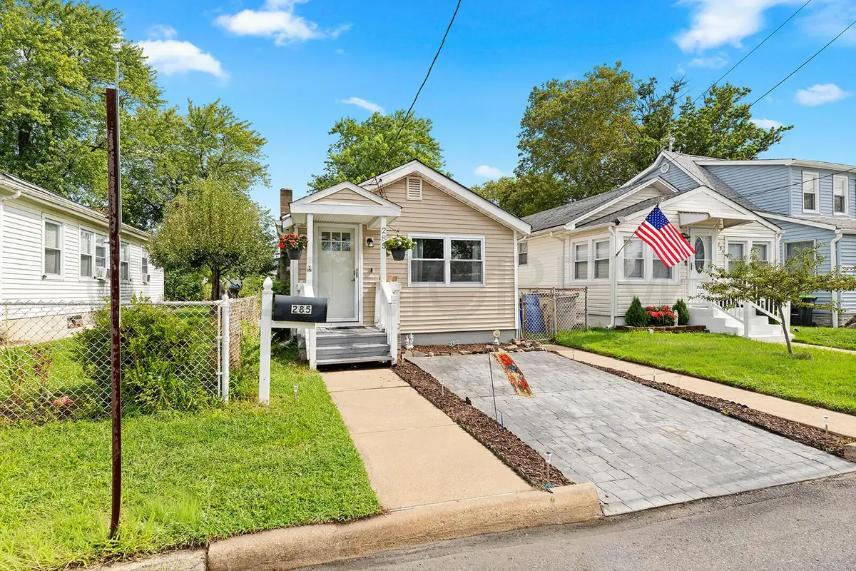285 Shoreland Circle, Laurence Harbor, NJ 08879 - #1