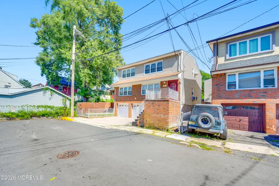 11 Burdette Place, Fairview, NJ 07022 - #3