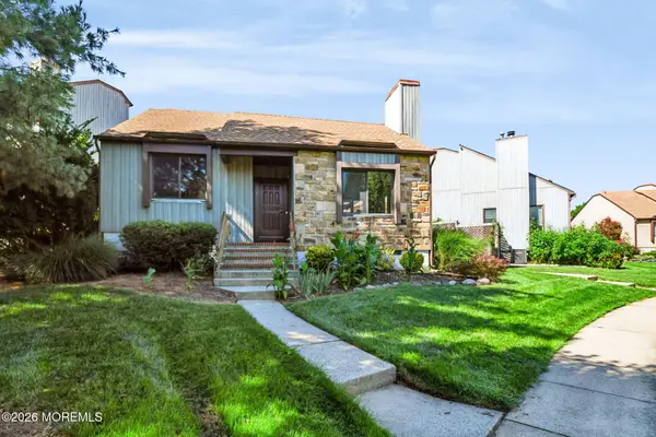 32 Emerald Lane, Old Bridge, NJ 08857