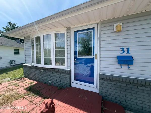 31 Mount Dashan Lane, Toms River, NJ 08753