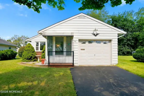 65 Sunflower Lane, Toms River, NJ 08755
