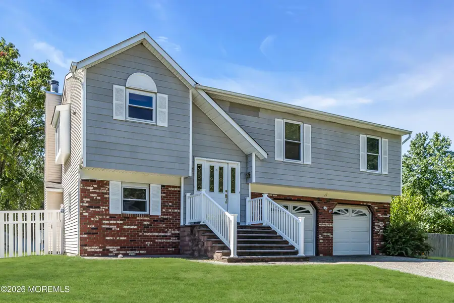 27 Cherry Bend Drive, Howell, NJ 07731 - #3