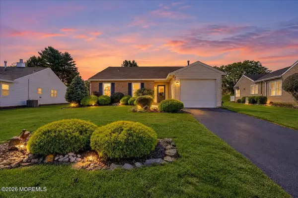 57 Suffolk Way, Marlboro, NJ 07746